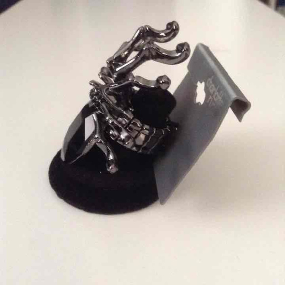 New Black Spider Ring - Picture 3 of 3